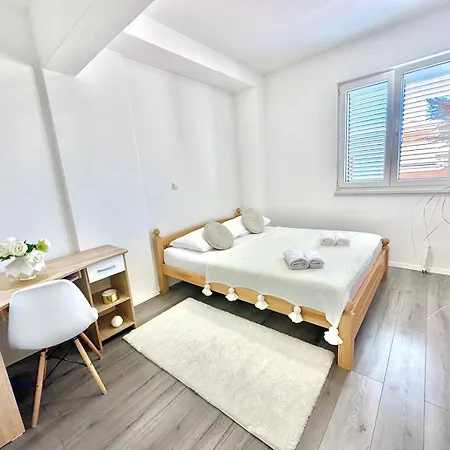 Niko Apartment Split