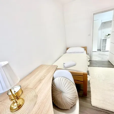 Niko Apartment